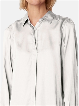  hvid satinlook skjorte fra Brandtex til damer